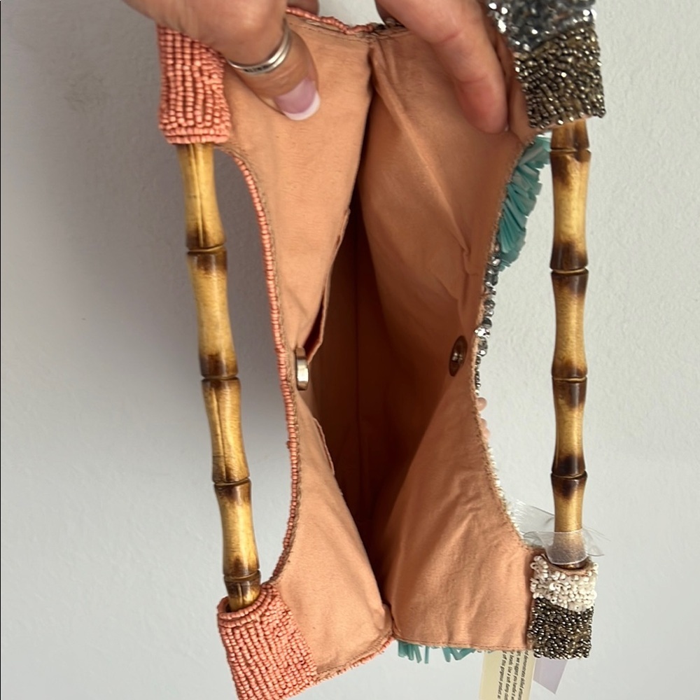 Antik Kraft | Beaded Hand Bag w/ Bamboo Handles - Picture 3 of 8